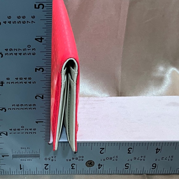 Kate Spade Hot Pink wallet.   9-H7B - Picture 5 of 8